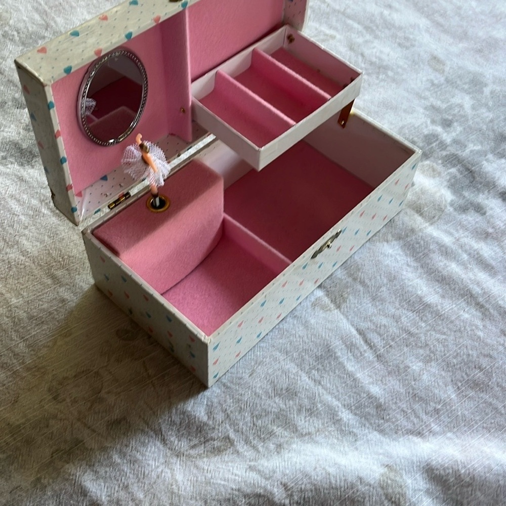 Heart Pattern Jewelry Box - Picture 1 of 10